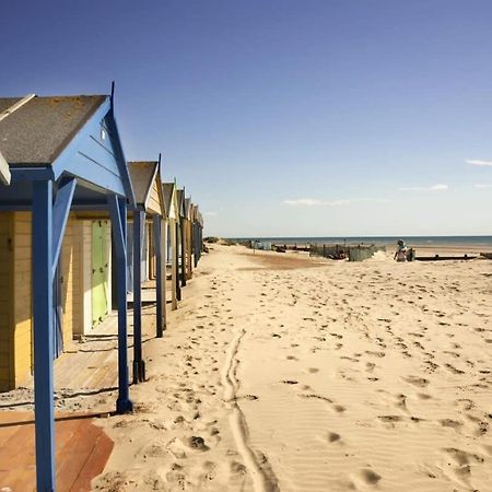 Beach House For 10 With Hot Tub & Garden Villa West Wittering Exterior photo