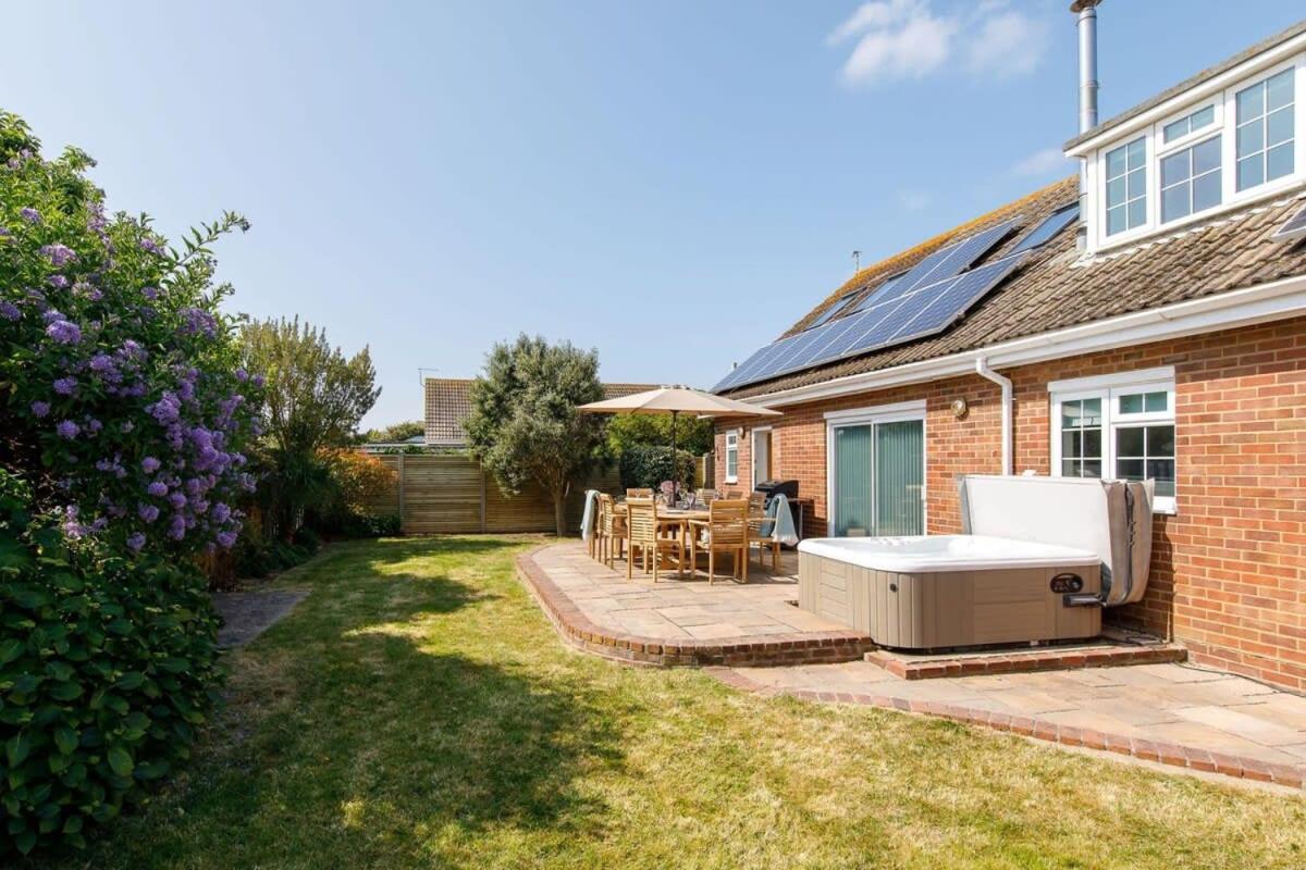 Beach House For 10 With Hot Tub & Garden Villa West Wittering Exterior photo